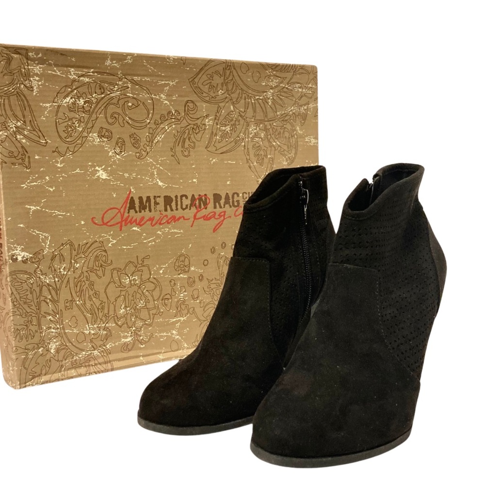 5/$18 AMERICAN RAG Black Suede Booties 3.5” Heel Size 8